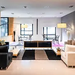 מלון Zentral Ave 4*