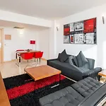 מלון Zentral Ave