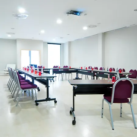 Zentral Ave 호텔 4*