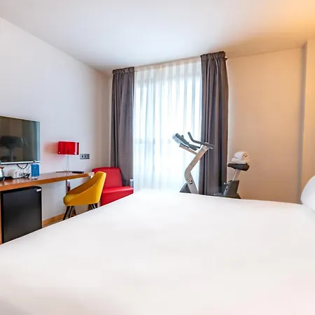 호텔 Zentral Ave 4*