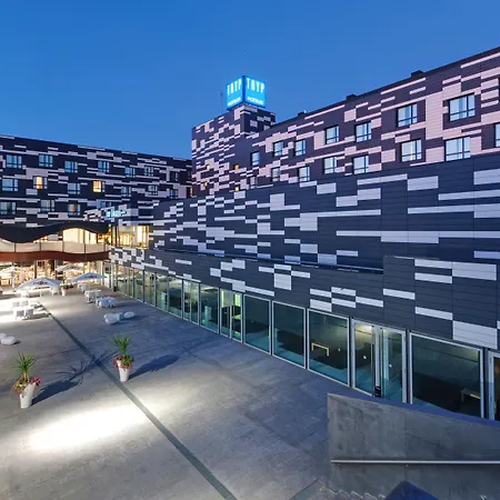 Zentral Ave Hotel