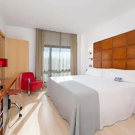 Zentral Ave 4*