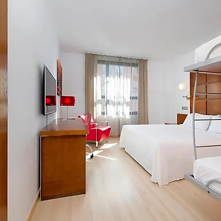 Zentral Ave 4*