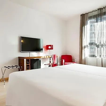 Hotell Zentral Ave 4*