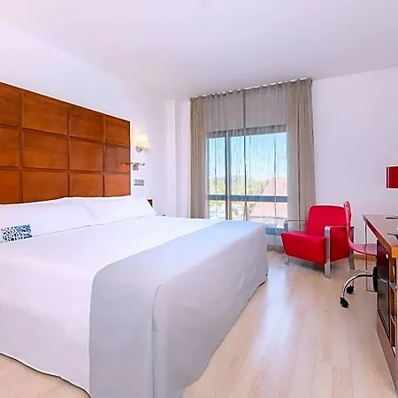 Zentral Ave Hotell 4*