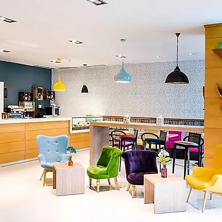 Zentral Ave Hotell 4*