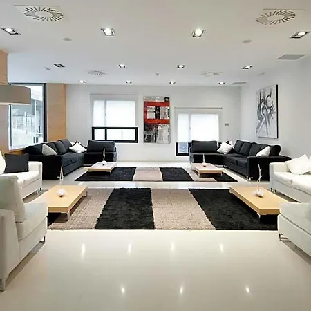 Hotell Zentral Ave 4*