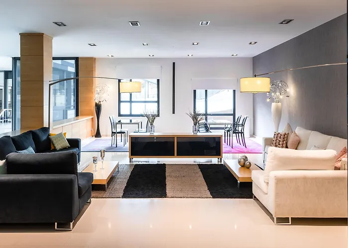 Hotell Zentral Ave 4*