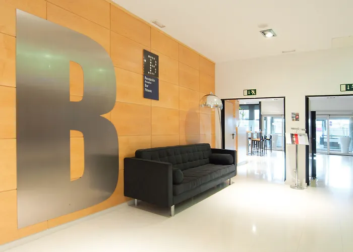 Zentral Ave Hotell 4*